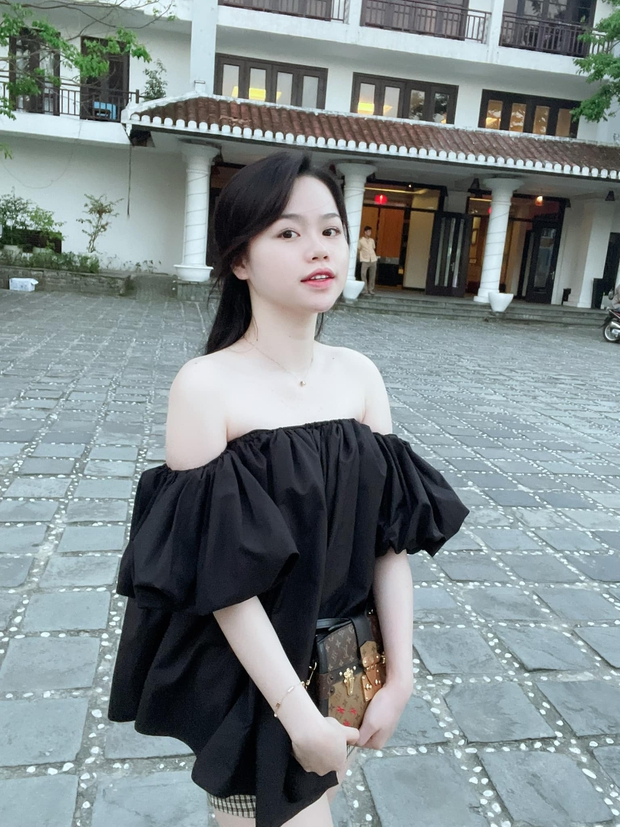 Chia tay Quang Hải, bồ cũ ngày càng xinh - Ảnh 8. Chia tay Quang Hải, bồ cũ ngày càng xinh - Ảnh 8.
