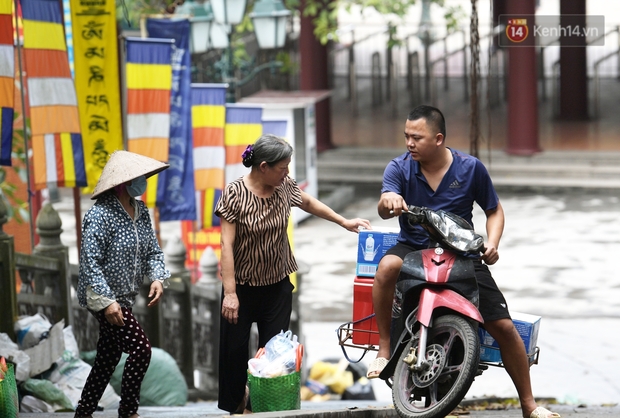 Chùm ảnh: Người dân phấn khởi dọn dẹp, chuẩn bị đò giang để chờ ngày đón khách trở lại Chùa Hương - Ảnh 16.