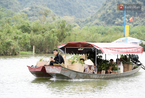 Chùm ảnh: Người dân phấn khởi dọn dẹp, chuẩn bị đò giang để chờ ngày đón khách trở lại Chùa Hương - Ảnh 5.