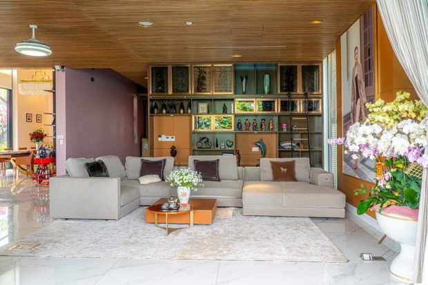 Hoa hậu lấy chồng đại gia có biệt thự rộng 1200m2 giá 200 tỷ ở đất vàng quận 2 - Ảnh 4. Hoa hậu lấy chồng đại gia có biệt thự rộng 1200m2 giá 200 tỷ ở đất vàng quận 2 - Ảnh 4.