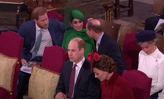 Giữa lùm xùm Meghan tố trực diện chị dâu Kate, dân tình bất ngờ “đào mộ” màn chào hỏi gượng gạo, khó xử của 2 cặp đôi trong lần cuối đụng độ - Ảnh 5. Giữa lùm xùm Meghan tố trực diện chị dâu Kate, dân tình bất ngờ “đào mộ” màn chào hỏi gượng gạo, khó xử của 2 cặp đôi trong lần cuối đụng độ - Ảnh 5.