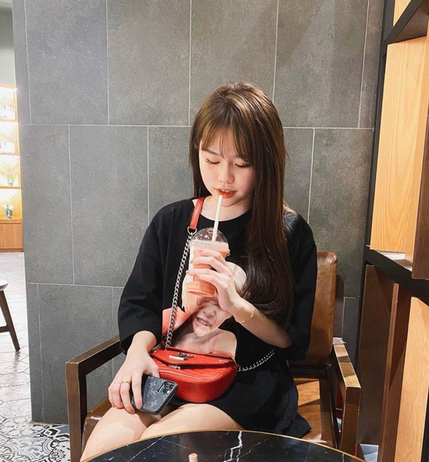 Chia tay Quang Hải, bồ cũ ngày càng xinh - Ảnh 3. Chia tay Quang Hải, bồ cũ ngày càng xinh - Ảnh 3.