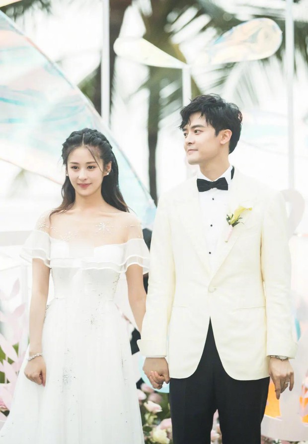 Bê bối gây sốc Weibo: Mỹ nam Tỉnh Bách Nhiên lộ clip lao vào hôn nam đồng nghiệp, loạt tình tiết đáng ngờ năm xưa bị đào lại - Ảnh 9. Bê bối gây sốc Weibo: Mỹ nam Tỉnh Bách Nhiên lộ clip lao vào hôn nam đồng nghiệp, loạt tình tiết đáng ngờ năm xưa bị đào lại - Ảnh 9.
