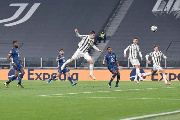 Ronaldo và Juventus đá hơn người 70 phút, thắng 3-2 vẫn bị loại khỏi Champions League - Ảnh 3.