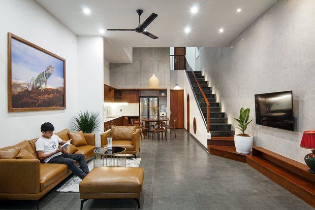 Con gái lập nghiệp tại Sài Gòn, chi 1,5 tỷ xây ngôi nhà phong cách Nam Bộ ở quê để bố mẹ an hưởng tuổi già - Ảnh 2.