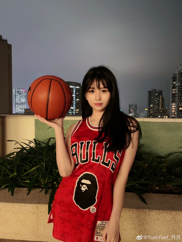 Ảnh hậu trường con gái bom sex Khâu Thục Trinh náo loạn Weibo: Thần thái sexy, visual lẫn body đều xuất sắc - Ảnh 9.