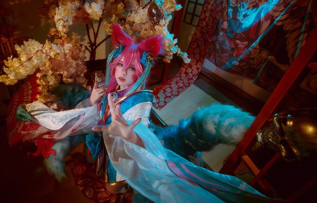 Ngất trên giàn quất với loạt ảnh cosplay Ahri Chiêu Hồn Thiên Hồ do mỹ nhân người Việt hóa thân - Ảnh 13.