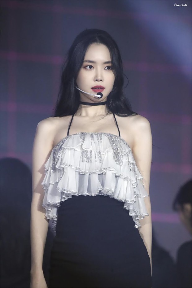 Dàn búp bê sống của Kpop: Jisoo so kè ác liệt với nữ thần lai Nancy, “thánh body” Gen Z và em út nhà JYP mắt to hiếm có - Ảnh 10. Dàn búp bê sống của Kpop: Jisoo so kè ác liệt với nữ thần lai Nancy, “thánh body” Gen Z và em út nhà JYP mắt to hiếm có - Ảnh 10.
