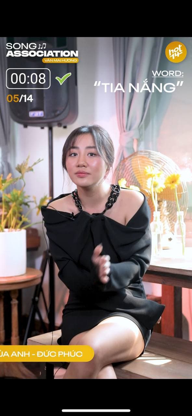 Ngang ngược như Văn Mai Hương: hát hit của mình thì khiến fan nổi hết cả da gà nhưng khi hát ca khúc người khác thì... ngang phè phè - Ảnh 7. Ngang ngược như Văn Mai Hương: hát hit của mình thì khiến fan nổi hết cả da gà nhưng khi hát ca khúc người khác thì... ngang phè phè - Ảnh 7.