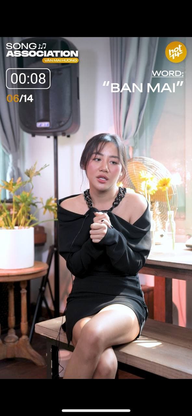 Ngang ngược như Văn Mai Hương: hát hit của mình thì khiến fan nổi hết cả da gà nhưng khi hát ca khúc người khác thì... ngang phè phè - Ảnh 10. Ngang ngược như Văn Mai Hương: hát hit của mình thì khiến fan nổi hết cả da gà nhưng khi hát ca khúc người khác thì... ngang phè phè - Ảnh 10.