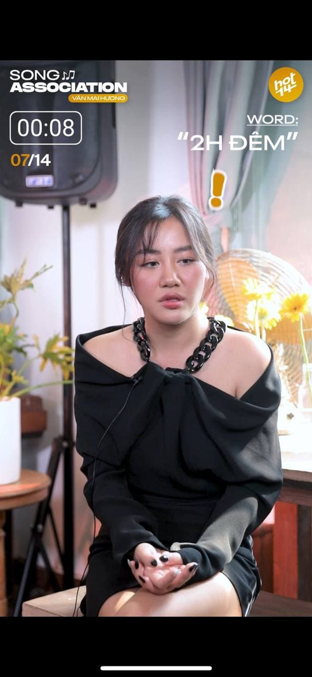 Ngang ngược như Văn Mai Hương: hát hit của mình thì khiến fan nổi hết cả da gà nhưng khi hát ca khúc người khác thì... ngang phè phè - Ảnh 12. Ngang ngược như Văn Mai Hương: hát hit của mình thì khiến fan nổi hết cả da gà nhưng khi hát ca khúc người khác thì... ngang phè phè - Ảnh 12.