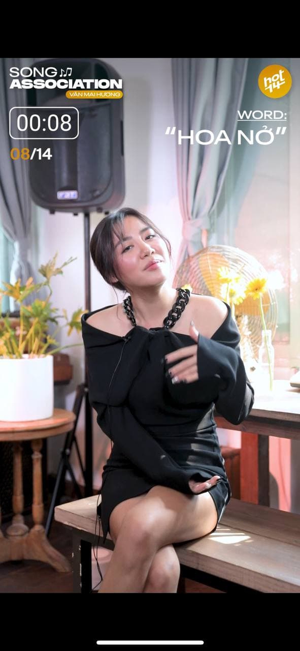 Ngang ngược như Văn Mai Hương: hát hit của mình thì khiến fan nổi hết cả da gà nhưng khi hát ca khúc người khác thì... ngang phè phè - Ảnh 13. Ngang ngược như Văn Mai Hương: hát hit của mình thì khiến fan nổi hết cả da gà nhưng khi hát ca khúc người khác thì... ngang phè phè - Ảnh 13.