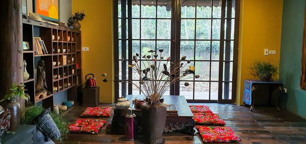 NTK về quê làm ngôi nhà dùng toàn đồ tái chế, cải tạo theo hướng thuận tự nhiên mộc mạc, gần gũi - Ảnh 2. NTK về quê làm ngôi nhà dùng toàn đồ tái chế, cải tạo theo hướng thuận tự nhiên mộc mạc, gần gũi - Ảnh 2.