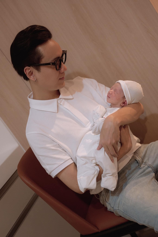 JustaTee tung trọn ký sự đưa vợ đi sinh chân thật từng chi tiết, nhan sắc của mẹ bầu và giọt “mồ hôi mắt” chiếm spotlight - Ảnh 13.