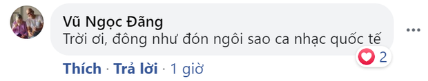 Cảnh tượng bu kín rạp chiếu chờ ekip Bố Già đông như đón ngôi sao quốc tế - Ảnh 4. Cảnh tượng bu kín rạp chiếu chờ ekip Bố Già đông như đón ngôi sao quốc tế - Ảnh 4.