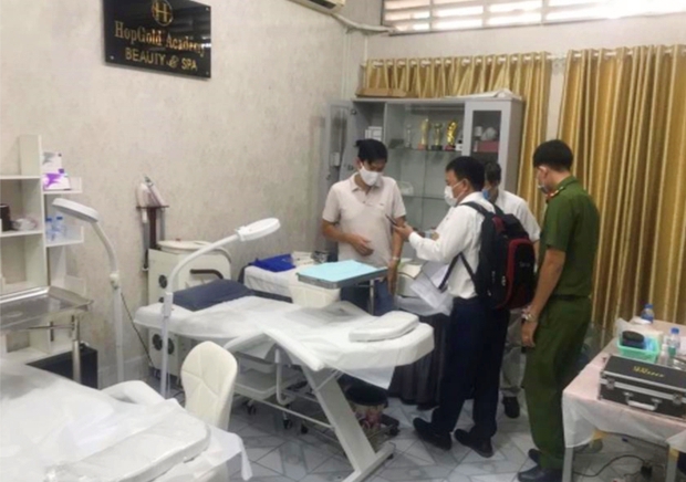 TP.HCM phát hiện, xử lý một cơ sở phẫu thuật thẩm mỹ không phép núp bóng “dịch vụ cắt tóc, gội đầu” - Ảnh 1.