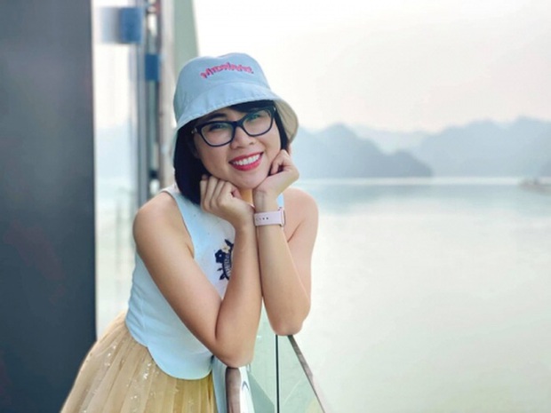 Soi học vấn của những nữ YouTuber hot nhất Việt Nam: Ai cũng học trường top, riêng Thơ Nguyễn bị nghi ngờ vì tự nhận mình học giỏi - Ảnh 3. Soi học vấn của những nữ YouTuber hot nhất Việt Nam: Ai cũng học trường top, riêng Thơ Nguyễn bị nghi ngờ vì tự nhận mình học giỏi - Ảnh 3.