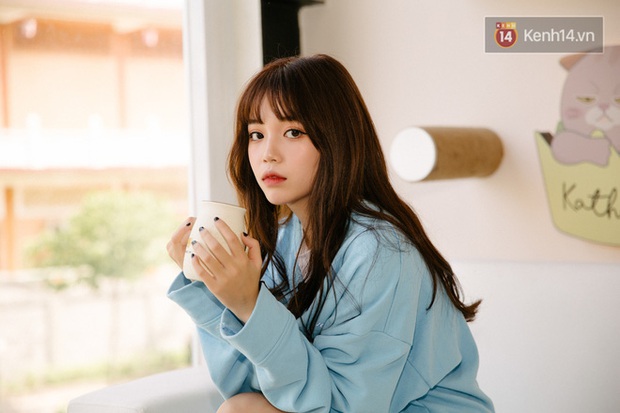 Soi học vấn của những nữ YouTuber hot nhất Việt Nam: Ai cũng học trường top, riêng Thơ Nguyễn bị nghi ngờ vì tự nhận mình học giỏi - Ảnh 6. Soi học vấn của những nữ YouTuber hot nhất Việt Nam: Ai cũng học trường top, riêng Thơ Nguyễn bị nghi ngờ vì tự nhận mình học giỏi - Ảnh 6.
