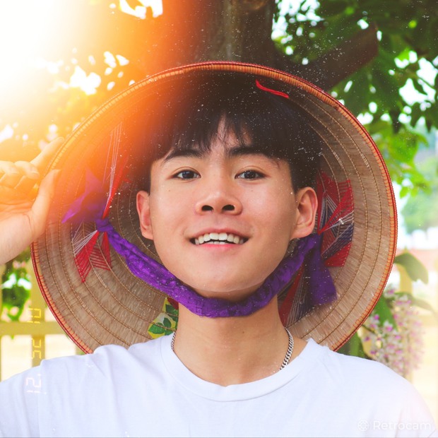 Cậu bé 4 tuổi chỉ biết nói Chào, bố mẹ khóc ngất khi nghe bệnh tình, 15 năm sau lột xác ngoạn mục khiến ai cũng choáng - Ảnh 3. Cậu bé 4 tuổi chỉ biết nói Chào, bố mẹ khóc ngất khi nghe bệnh tình, 15 năm sau lột xác ngoạn mục khiến ai cũng choáng - Ảnh 3.