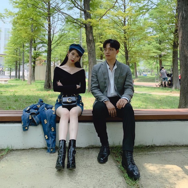 Mỹ nhân Kpop nhỏ xíu hoá chân dài đến nách, bí quyết “hack” từ 1m60 lên 1m80 đơn giản bất ngờ của cô nàng đang khuấy đảo MXH - Ảnh 11.