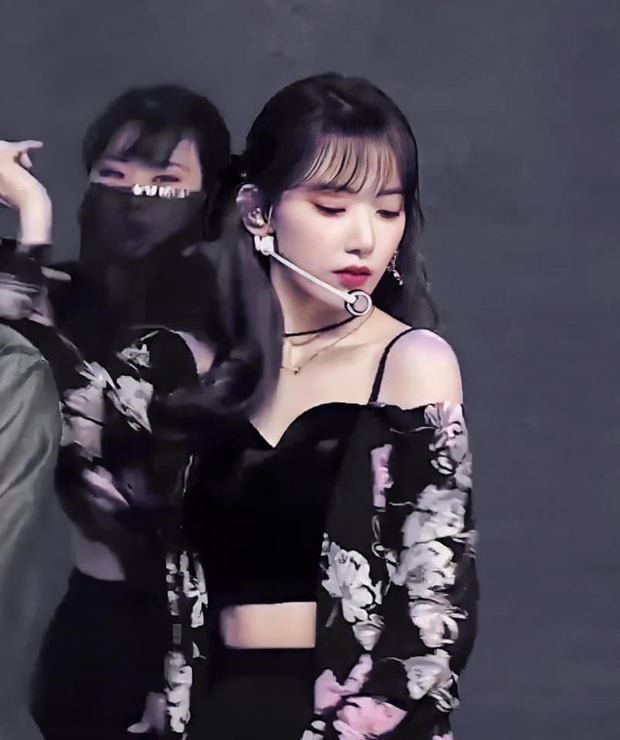 Thành viên IZ*ONE rộ tin được Big Hit chiêu mộ đang gây bão nhờ visual, thần thái đỉnh cao trong concert của nhóm! - Ảnh 10. Thành viên IZ*ONE rộ tin được Big Hit chiêu mộ đang gây bão nhờ visual, thần thái đỉnh cao trong concert của nhóm! - Ảnh 10.