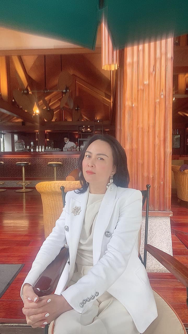 Con gái Quách Ngọc Ngoan và Phượng Chanel mê xem phim ba đóng, gia đình kiên quyết giấu mặt tới cùng để bảo vệ sự riêng tư - Ảnh 7. Con gái Quách Ngọc Ngoan và Phượng Chanel mê xem phim ba đóng, gia đình kiên quyết giấu mặt tới cùng để bảo vệ sự riêng tư - Ảnh 7.