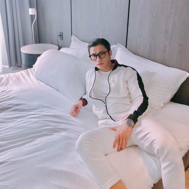Ngồi ghế nóng chưa đầy 2 tháng, chàng mẫu sexy Tiến Thịnh đã thành nam chính trong show tỏ tình - Ảnh 9. Ngồi ghế nóng chưa đầy 2 tháng, chàng mẫu sexy Tiến Thịnh đã thành nam chính trong show tỏ tình - Ảnh 9.