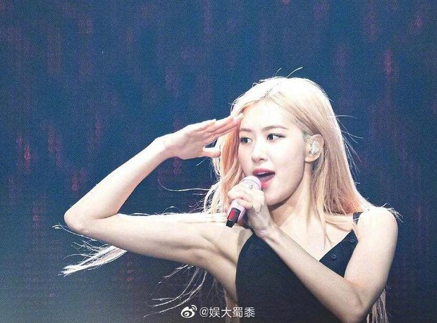 Thánh dẹo Rosé (BLACKPINK) gồng mình hoá lực điền, chuột nổi cuồn cuộn làm cả Weibo gần như nổ tung - Ảnh 9.