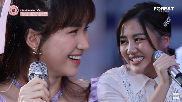 Hòa Minzy được khen ngày càng nhẹ nhàng, tinh tế không còn những màn trưng trổ giọng lấn át đồng nghiệp - Ảnh 2. Hòa Minzy được khen ngày càng nhẹ nhàng, tinh tế không còn những màn trưng trổ giọng lấn át đồng nghiệp - Ảnh 2.