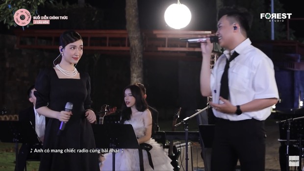 Hòa Minzy được khen ngày càng nhẹ nhàng, tinh tế không còn những màn trưng trổ giọng lấn át đồng nghiệp - Ảnh 5. Hòa Minzy được khen ngày càng nhẹ nhàng, tinh tế không còn những màn trưng trổ giọng lấn át đồng nghiệp - Ảnh 5.
