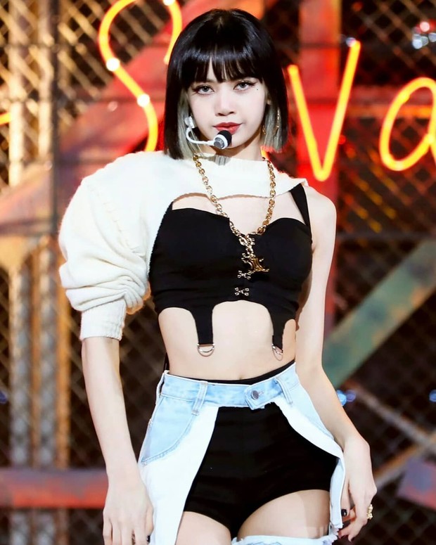 Từ hôm nay hãy gọi Lisa (BLACKPINK) là bà chúa của những chiếc áo què! - Ảnh 4.