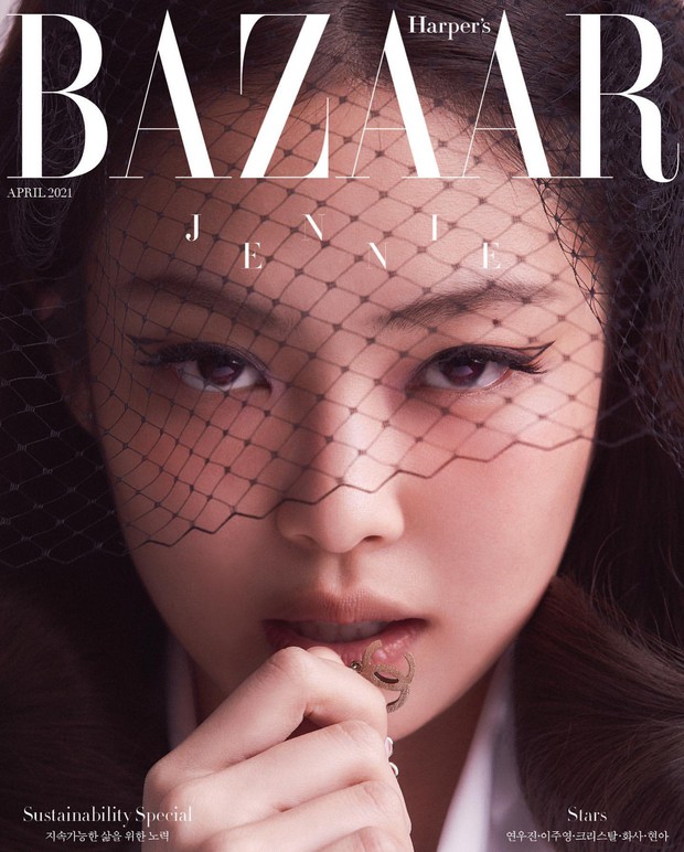 Rửa mắt xem Jennie - Lisa (BLACKPINK) đại chiến trên bìa tạp chí: Eo siêu nhỏ có đọ lại vòng 1 nghẹt thở của Chanel sống? - Ảnh 8. Rửa mắt xem Jennie - Lisa (BLACKPINK) đại chiến trên bìa tạp chí: Eo siêu nhỏ có đọ lại vòng 1 nghẹt thở của Chanel sống? - Ảnh 8.