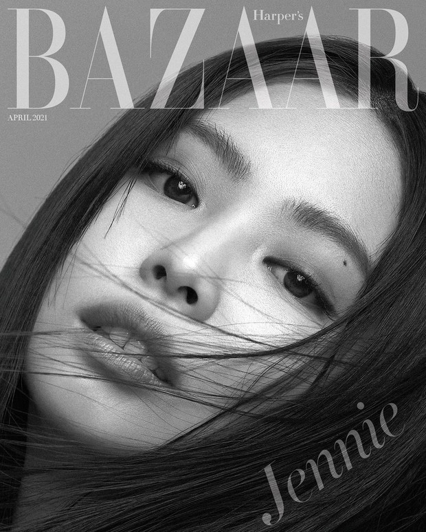 Rửa mắt xem Jennie - Lisa (BLACKPINK) đại chiến trên bìa tạp chí: Eo siêu nhỏ có đọ lại vòng 1 nghẹt thở của Chanel sống? - Ảnh 9. Rửa mắt xem Jennie - Lisa (BLACKPINK) đại chiến trên bìa tạp chí: Eo siêu nhỏ có đọ lại vòng 1 nghẹt thở của Chanel sống? - Ảnh 9.