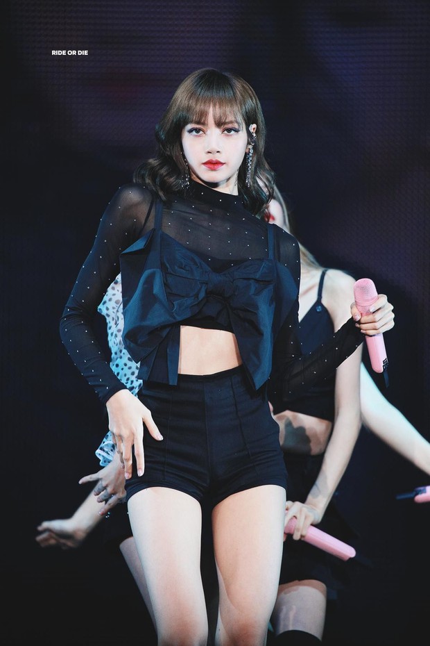 Lisa là cỗ máy xử lý ngon ơ loạt vũ đạo khó nhằn của BLACKPINK, vậy mà gục ngã, buồn nôn vì bài nhảy này! - Ảnh 2. Lisa là cỗ máy xử lý ngon ơ loạt vũ đạo khó nhằn của BLACKPINK, vậy mà gục ngã, buồn nôn vì bài nhảy này! - Ảnh 2.