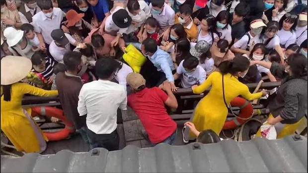 5 vạn người chen chân đi lễ, Sở Văn hóa Hà Nam yêu cầu chùa Tam Chúc lập phương án phân luồng khách - Ảnh 2. 5 vạn người chen chân đi lễ, Sở Văn hóa Hà Nam yêu cầu chùa Tam Chúc lập phương án phân luồng khách - Ảnh 2.