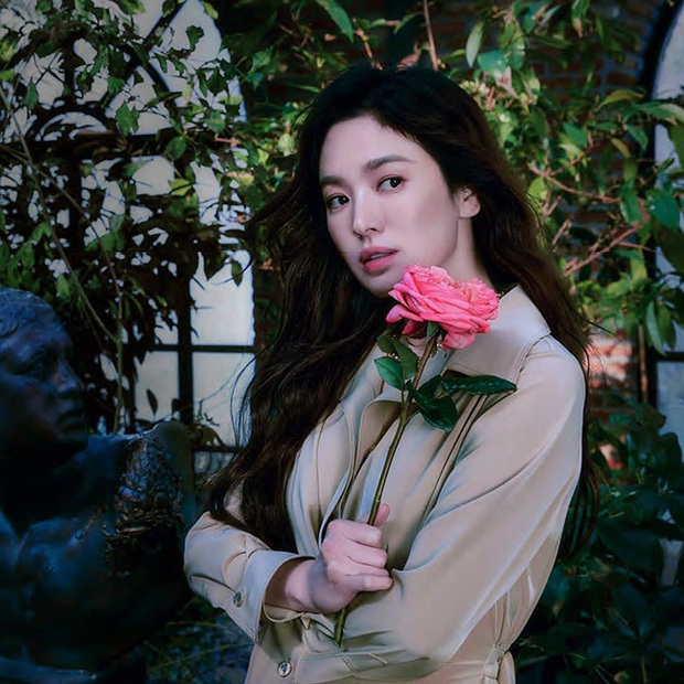 Tưởng chừng rơi xuống đáy sự nghiệp sau ồn ào bị Song Joong Ki thẳng tay đá nhưng nào ngờ Song Hye Kyo lại có thể sống cuộc đời như nữ hoàng thế này - Ảnh 3.
