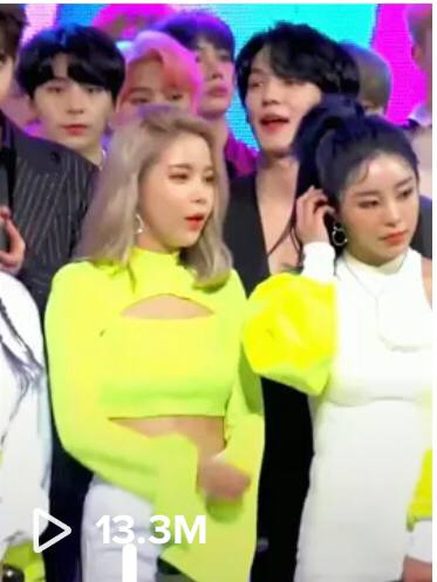 Bắt trọn pha liếc mắt ngại ngùng 0,5 giây trị giá 13 triệu views của thành viên MAMAMOO với mỹ nam Produce X 101 - Ảnh 3.