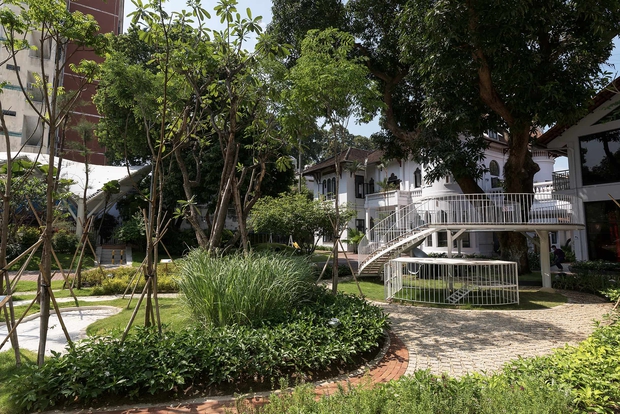 Ông xã Đặng Thu Thảo khoe cảnh con gái ngoan ngoãn đi học, bé Sophie gây ấn tượng vì nhìn lớn phổng phao - Ảnh 4.