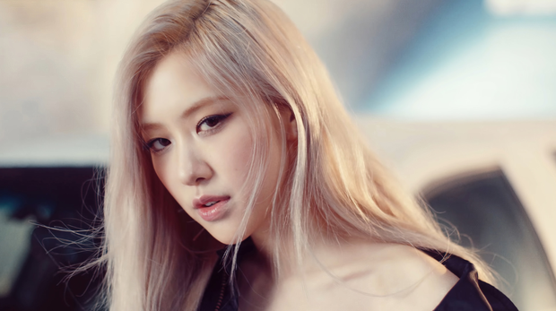 Rosé (BLACKPINK) chính thức phá kỷ lục bán đĩa của nữ nghệ sĩ solo Kpop, doanh số ngày đầu đè bẹp cả TWICE lẫn IU - Ảnh 5. Rosé (BLACKPINK) chính thức phá kỷ lục bán đĩa của nữ nghệ sĩ solo Kpop, doanh số ngày đầu đè bẹp cả TWICE lẫn IU - Ảnh 5.