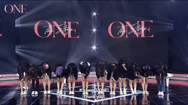IZ*ONE bật khóc nức nở trong concert cuối cùng nhưng Knet lại mỉa mai: Toàn mấy người gian lận mà tỏ vẻ đáng thương gì - Ảnh 1.