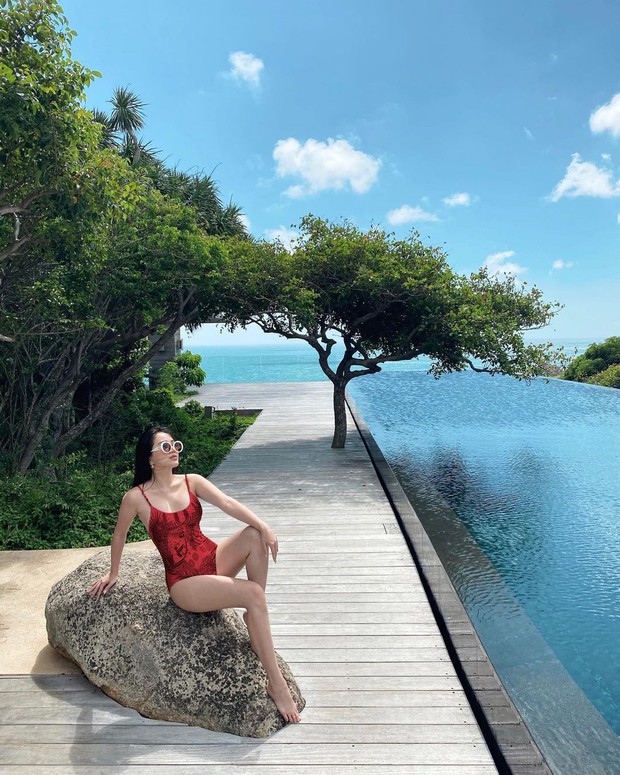 Cuộc sống giản dị của Bảo Thy gần đây: Buồn thì check-in khách sạn 5 sao, buồn hơn nữa diện bikini ra biển pose hình so deep - Ảnh 10. Cuộc sống giản dị của Bảo Thy gần đây: Buồn thì check-in khách sạn 5 sao, buồn hơn nữa diện bikini ra biển pose hình so deep - Ảnh 10.