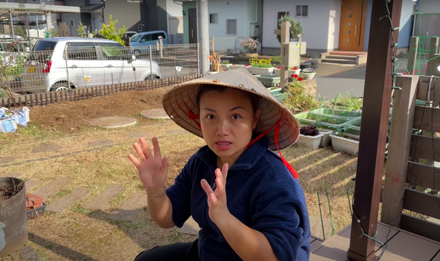 Quỳnh Trần JP bị hàng xóm gây gổ vì chuyện trồng cây bên hàng rào, phản ứng của ông xã chị Quỳnh mới khiến dân tình bất ngờ - Ảnh 6. Quỳnh Trần JP bị hàng xóm gây gổ vì chuyện trồng cây bên hàng rào, phản ứng của ông xã chị Quỳnh mới khiến dân tình bất ngờ - Ảnh 6.