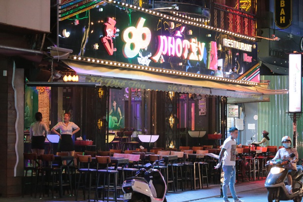 TP.HCM: Karaoke, quán bar, vũ trường được phép hoạt động trở lại - Ảnh 1. TP.HCM: Karaoke, quán bar, vũ trường được phép hoạt động trở lại - Ảnh 1.
