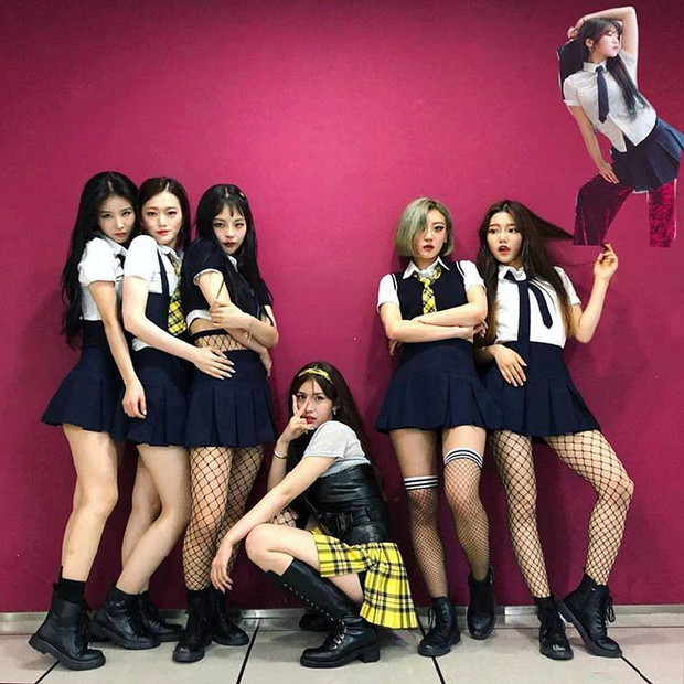Fan kêu trời vì Rosé chìm nghỉm bên cạnh dàn dancer của mình, tưởng đâu bỏ BLACKPINK debut trong nhóm nhạc mới rồi? - Ảnh 6. Fan kêu trời vì Rosé chìm nghỉm bên cạnh dàn dancer của mình, tưởng đâu bỏ BLACKPINK debut trong nhóm nhạc mới rồi? - Ảnh 6.