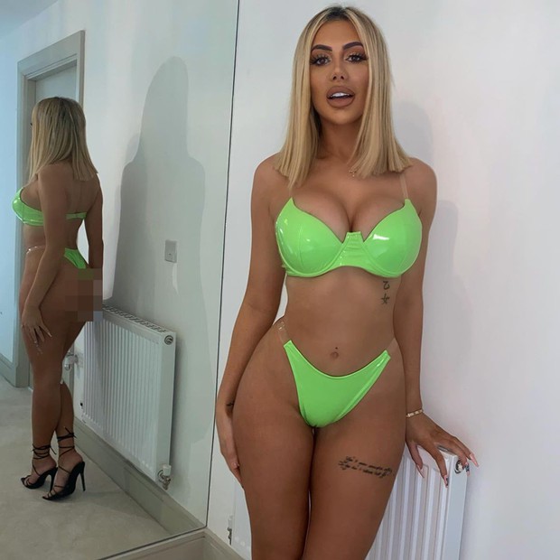 Khi body ép chín của Kylie Jenner thành trend: Loạt sao nữ cố copy, từ khuôn hông đến cách kéo bikini khoe vòng 3 hết cỡ - Ảnh 8. Khi body ép chín của Kylie Jenner thành trend: Loạt sao nữ cố copy, từ khuôn hông đến cách kéo bikini khoe vòng 3 hết cỡ - Ảnh 8.