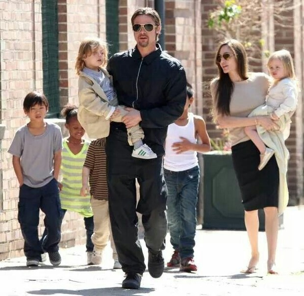 Con trai cả Maddox đứng ra làm chứng tố Brad Pitt bạo hành, Angelina Jolie lôi tất cả con cái vào cuộc - Ảnh 4.