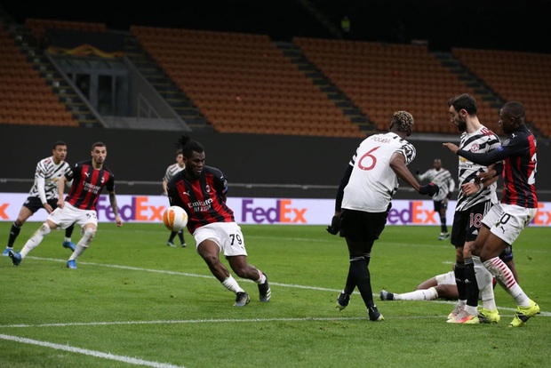 Pogba trở lại và ghi bàn đưa MU vào Tứ kết Europa League - Ảnh 7.