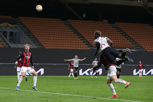 Pogba trở lại và ghi bàn đưa MU vào Tứ kết Europa League - Ảnh 9.