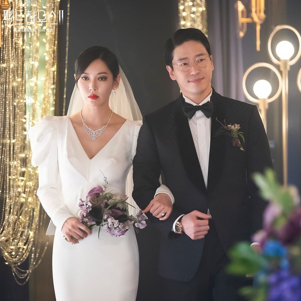 Ác nữ Penthouse Kim So Yeon gây bão trong ảnh đám cưới tối nay: Mặt như đâm lê nhưng nhan sắc đúng là mê chữ ê kéo dài - Ảnh 7. Ác nữ Penthouse Kim So Yeon gây bão trong ảnh đám cưới tối nay: Mặt như đâm lê nhưng nhan sắc đúng là mê chữ ê kéo dài - Ảnh 7.