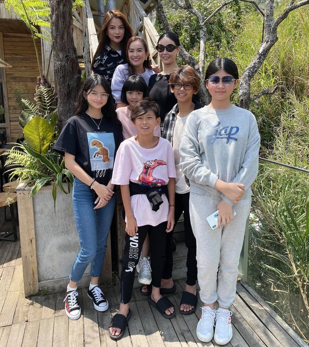 Khi con của Hoa hậu, diễn viên đứng chung khung hình: Ai cũng hưởng trọn visual đỉnh cao từ bố mẹ, bonus thêm chân dài miên man - Ảnh 3.